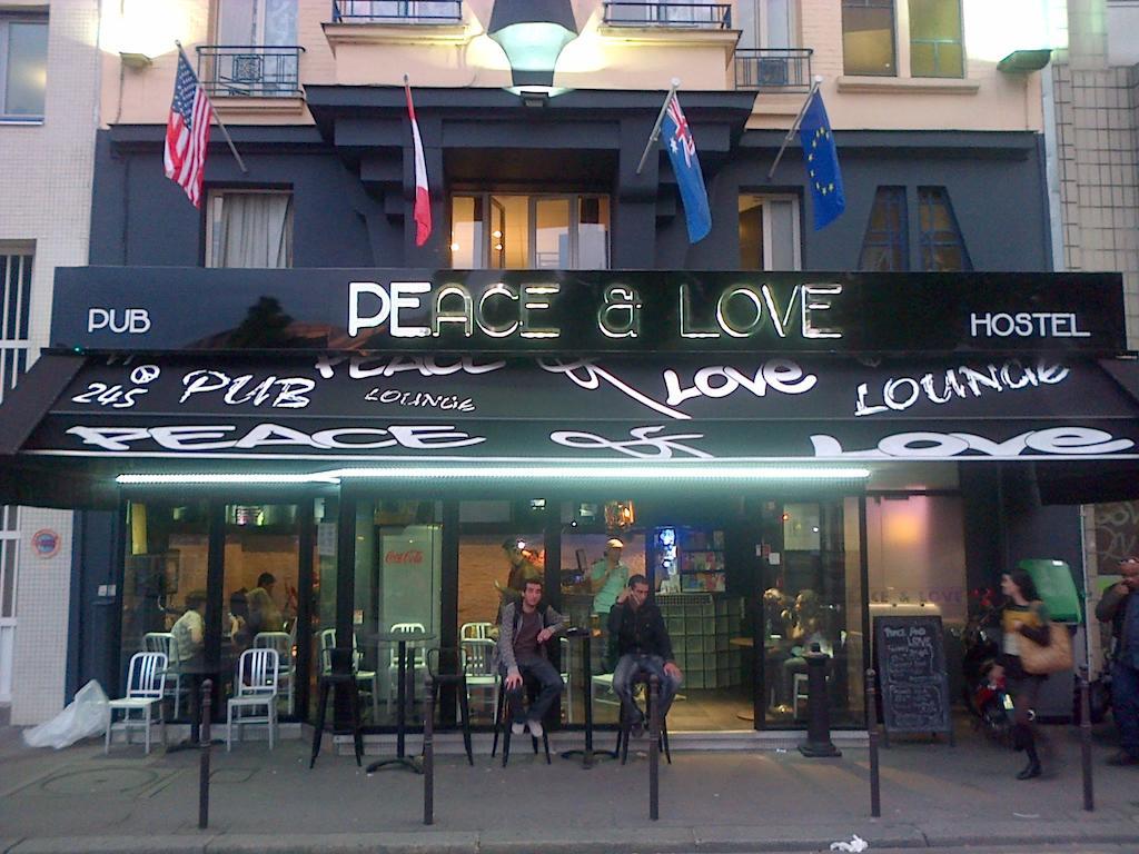 Peace & Love Hostel Париж Екстериор снимка